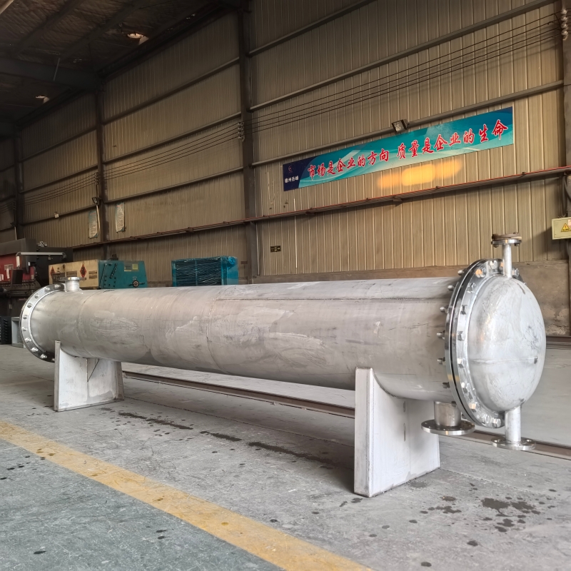 4.28米的全不銹鋼列管式冷凝器